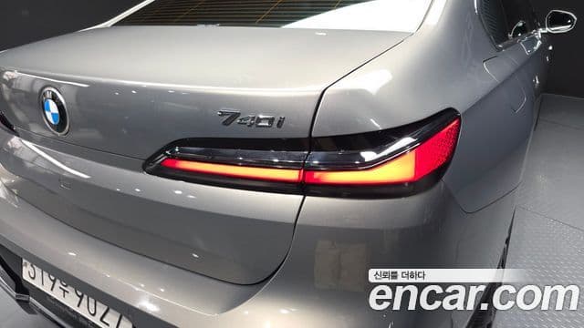 BMW 7 Series 2023 — Photo 2/36