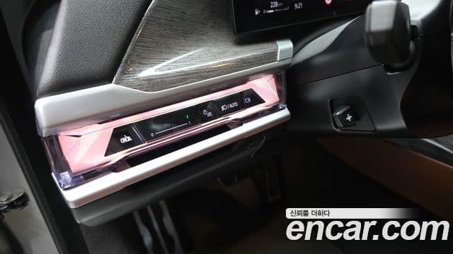 BMW 7 Series 2023 — Photo 31/36