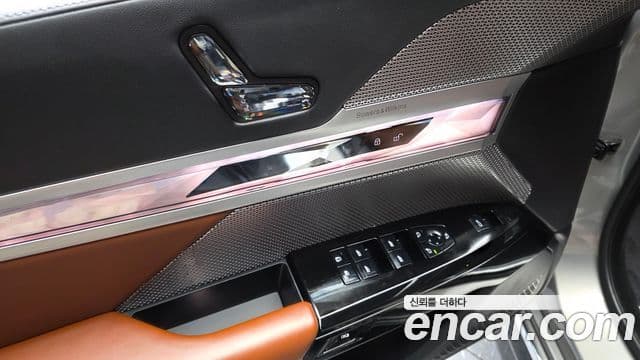 BMW 7 Series 2023 — Photo 34/36