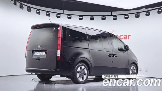 Hyundai Staria 2021 — Фото 2/20