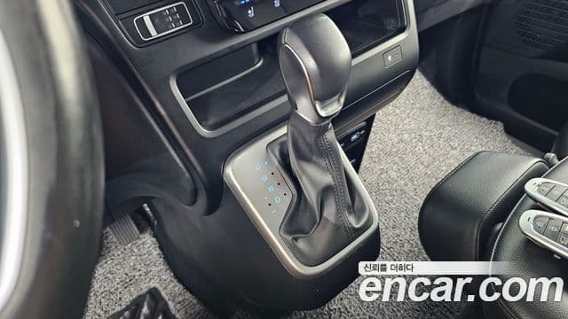 Hyundai Staria 2021 — Фото 9/20