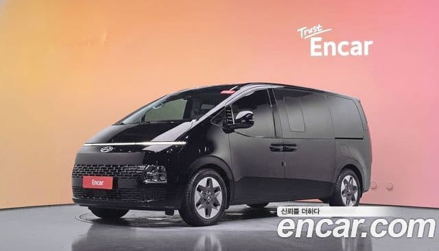 Hyundai Staria 2021 — Фото 1/20