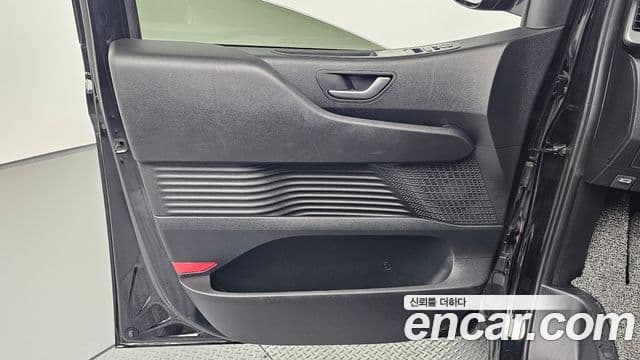 Hyundai Staria 2021 — Photo 25/30