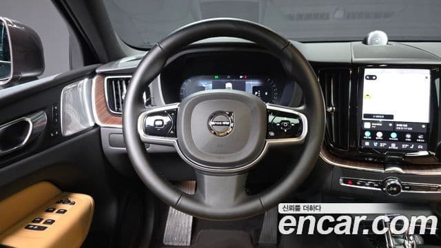Volvo XC60 2025 — Фото 13/20