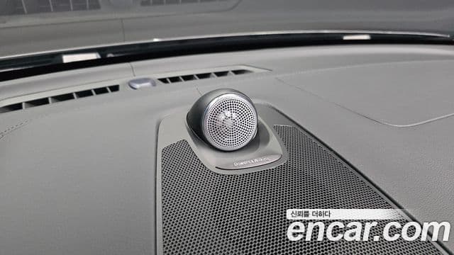 Volvo XC60 2025 — Photo 12/33