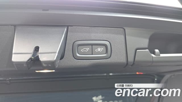 Volvo XC60 2025 — Photo 17/33