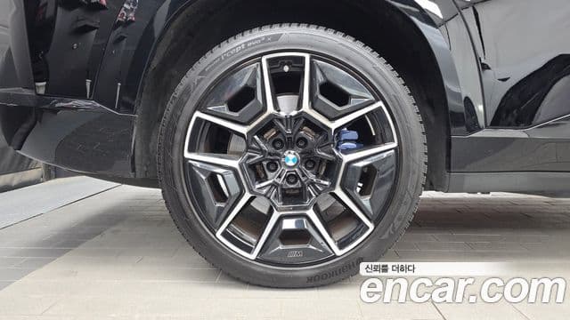 BMW XM 2025 — Photo 33/34