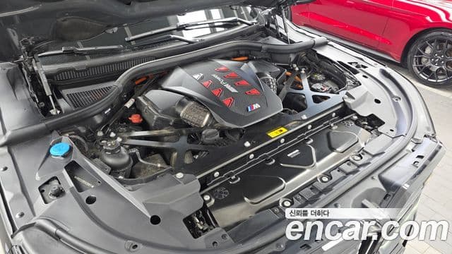BMW XM 2025 — Photo 28/34