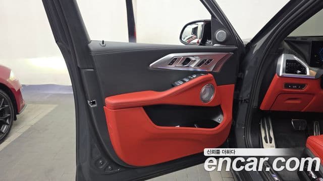 BMW XM 2025 — Photo 32/34