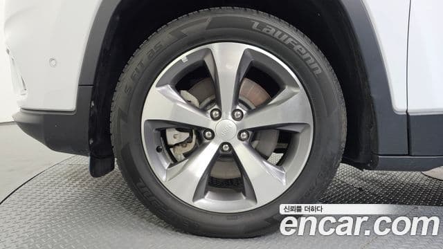 Jeep Cherokee 2021 — Şəkil 15/30