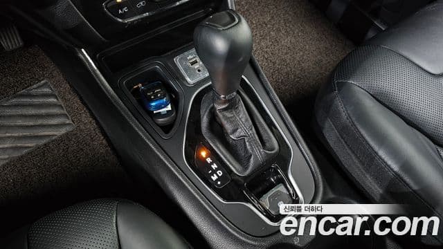 Jeep Cherokee 2021 — Şəkil 27/30