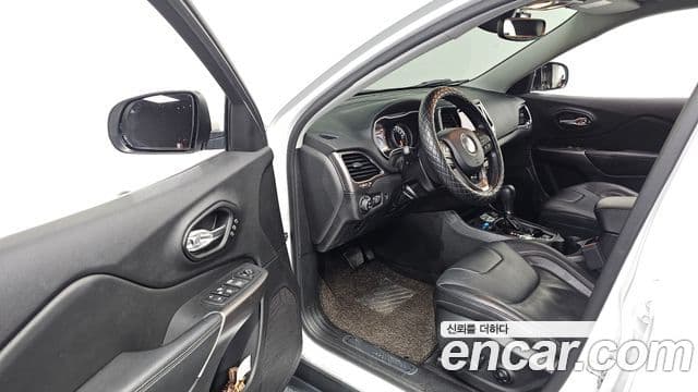 Jeep Cherokee 2021 — Şəkil 16/30