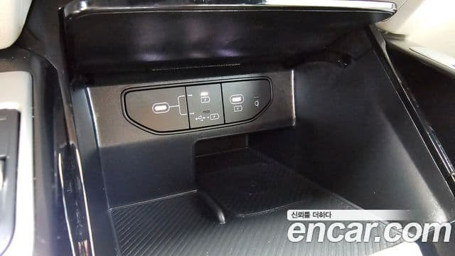 Kia Sorento 2024 — ფოტო 20/32