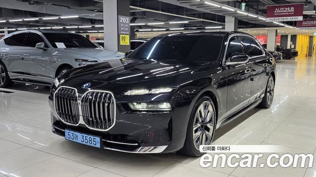 BMW i7 2023 — Şəkil 8/20