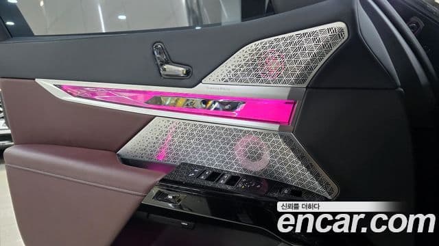 BMW i7 2023 — Şəkil 19/20