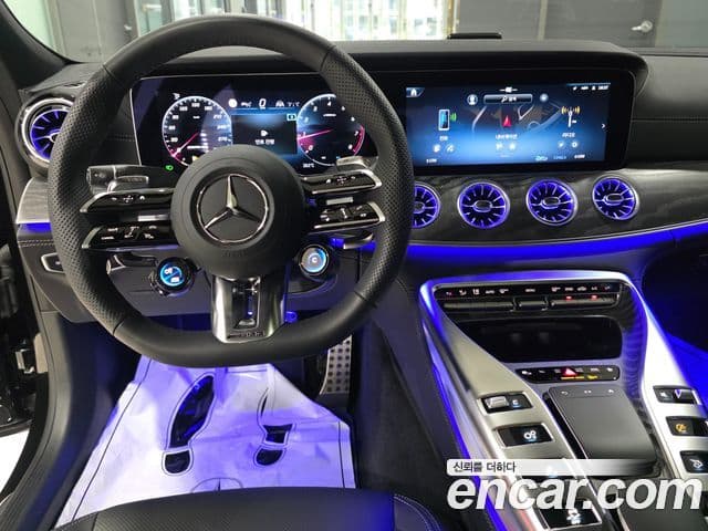 Mercedes-Benz AMG GT 2025 — Photo 3/18