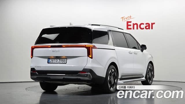 Kia Carnival 2024 — Фото 2/20