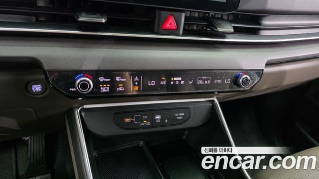 Kia Carnival 2024 — Фото 17/20