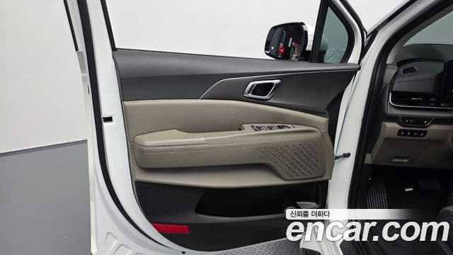 Kia Carnival 2024 — Photo 11/39