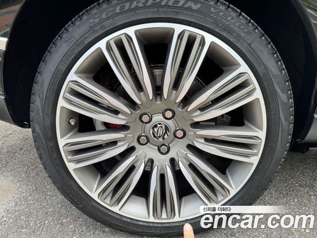 Land Rover Range Rover 2020 — Photo 18/20