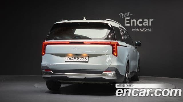 Kia Carnival 2023 — Фото 4/20