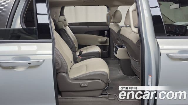 Kia Carnival 2023 — Фото 11/20