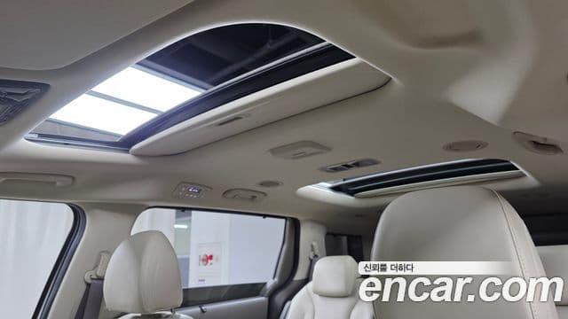 Kia Carnival 2023 — Фото 16/20
