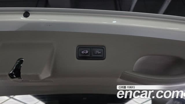 Kia Carnival 2023 — Фото 18/20