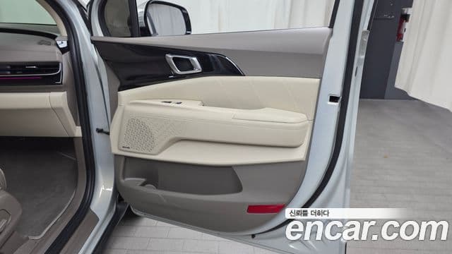 Kia Carnival 2023 — Photo 4/34