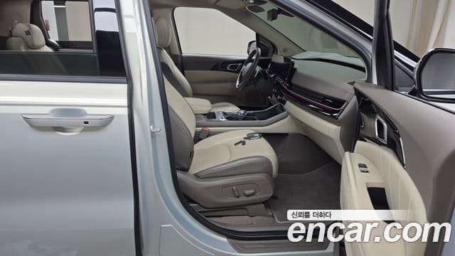 Kia Carnival 2023 — Photo 6/34