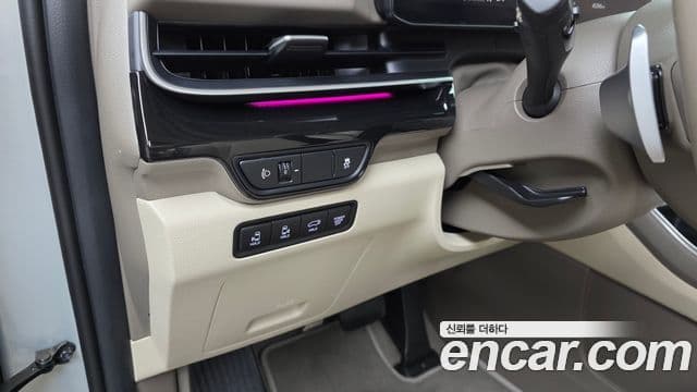 Kia Carnival 2023 — Photo 26/34
