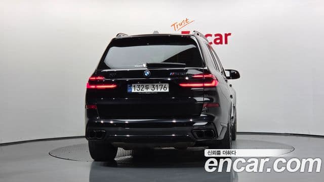BMW X7 2023 — Şəkil 10/39