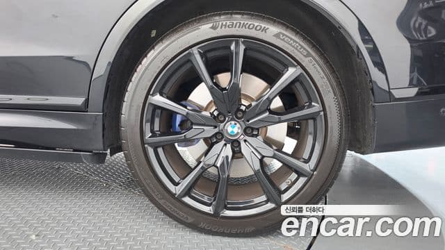 BMW X7 2023 — Şəkil 17/39