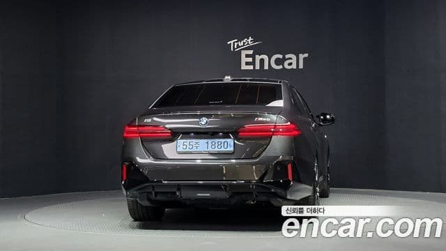 BMW i5 2023 — ფოტო 6/20