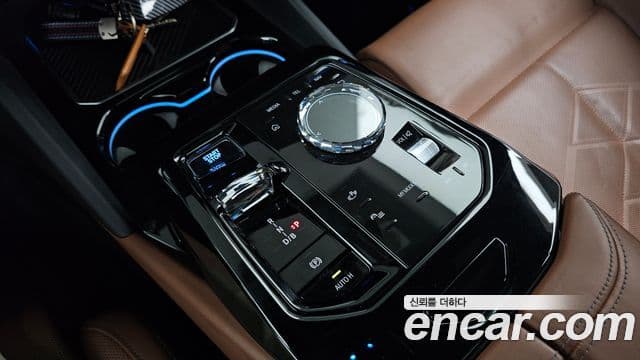 BMW i5 2023 — ფოტო 8/20