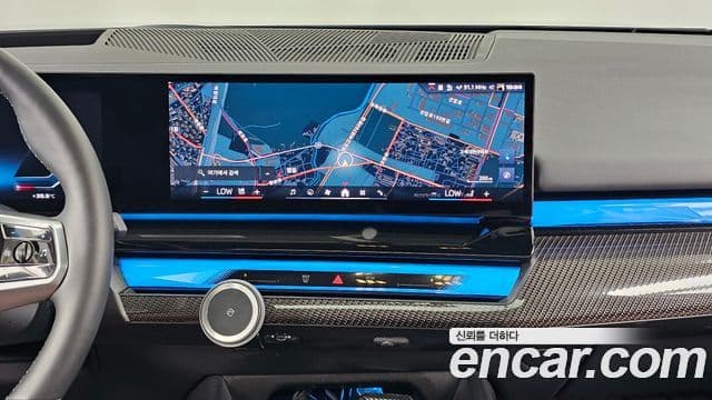 BMW i5 2023 — ფოტო 18/20