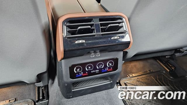 BMW i5 2023 — ფოტო 15/20