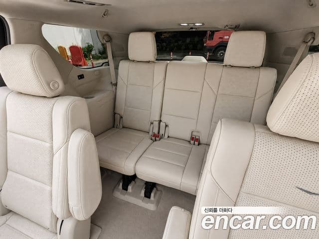 Cadillac Escalade 2023 — Фото 12/20