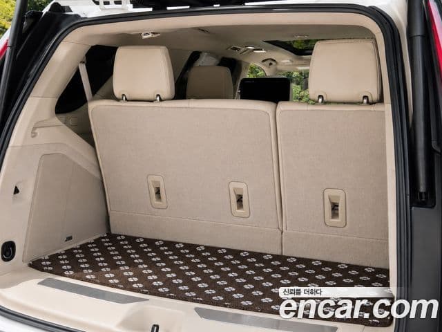 Cadillac Escalade 2023 — Фото 13/20