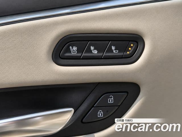 Cadillac Escalade 2023 — Фото 15/20