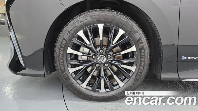 Toyota Alphard 2024 — Photo 8/20