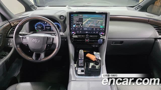 Toyota Alphard 2024 — Photo 11/20