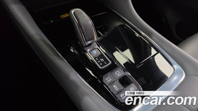 Toyota Alphard 2024 — Photo 12/20