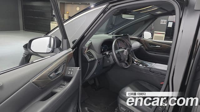 Toyota Alphard 2024 — Photo 4/20