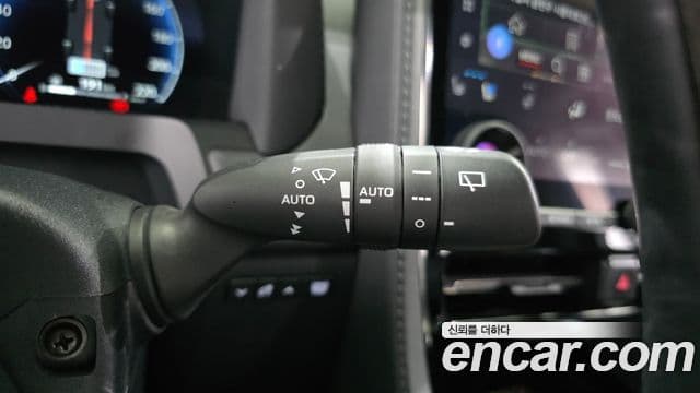 Toyota Alphard 2024 — Photo 6/20