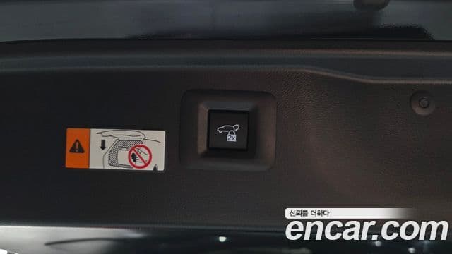 Toyota Alphard 2024 — Photo 17/20