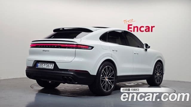 Porsche Cayenne 2024 — ფოტო 28/38