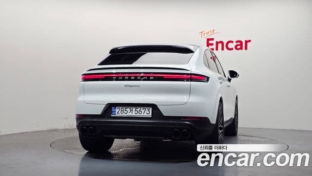 Porsche Cayenne 2024 — ფოტო 36/38
