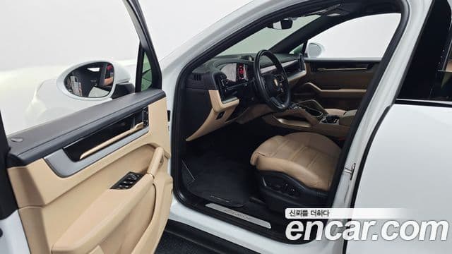 Porsche Cayenne 2024 — ფოტო 5/38