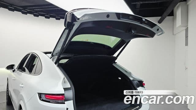 Porsche Cayenne 2024 — ფოტო 6/38